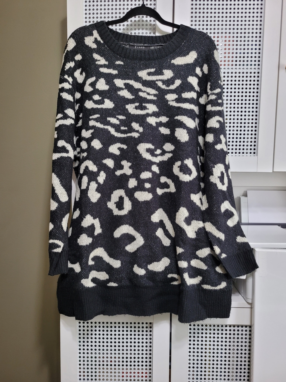 Black & Cream Leopard Crewneck Sweater - Relaxed Knit Pullover